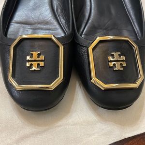 Tory Burch Classic Black Leather Flats with Gold Hardware. Women's size 10.5